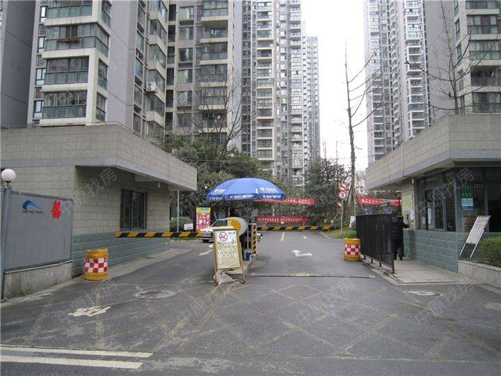 急推 东苑好房 位置安静精装修 满两年